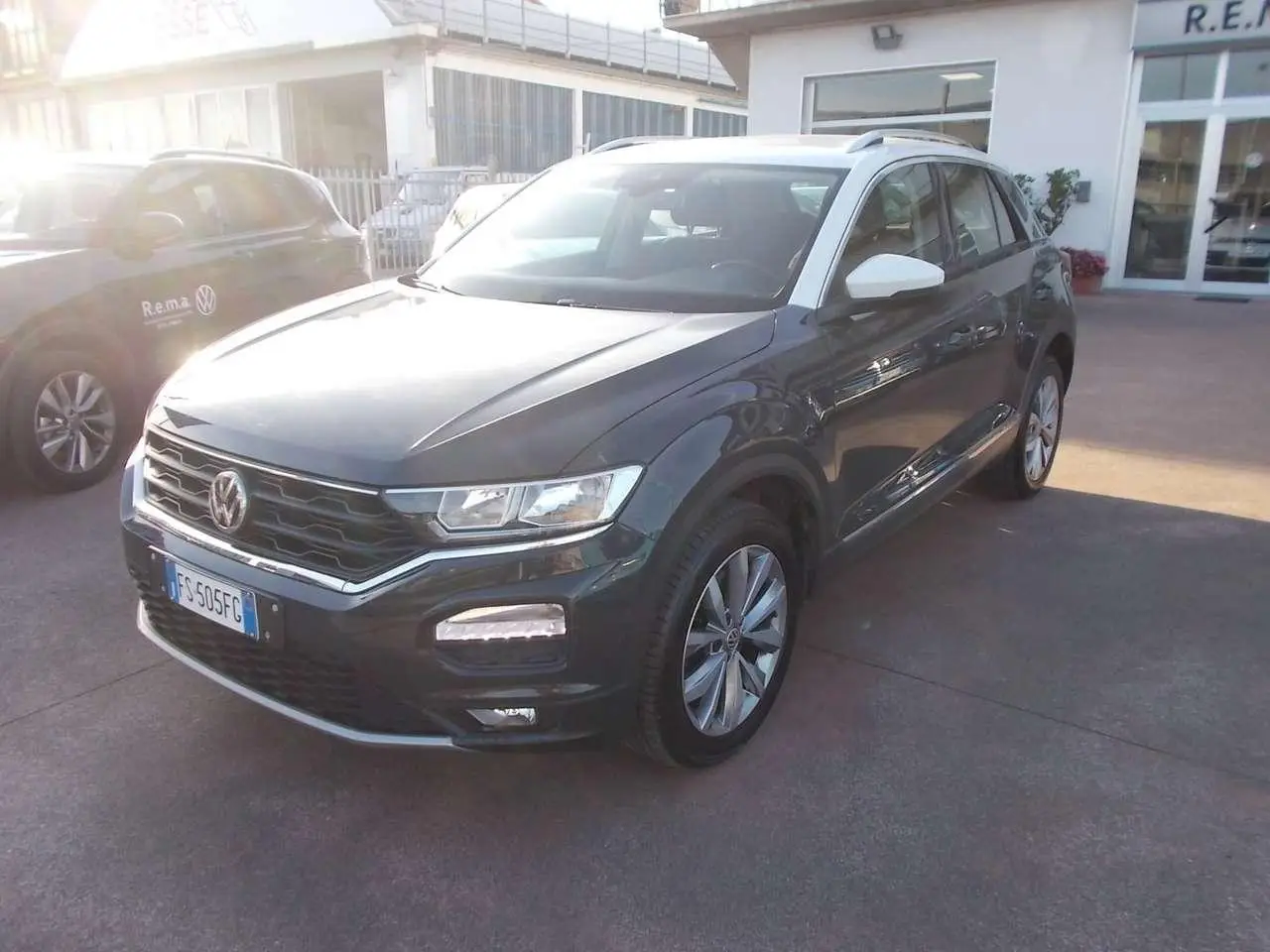 Photo 1 : Volkswagen T-roc 2018 Petrol