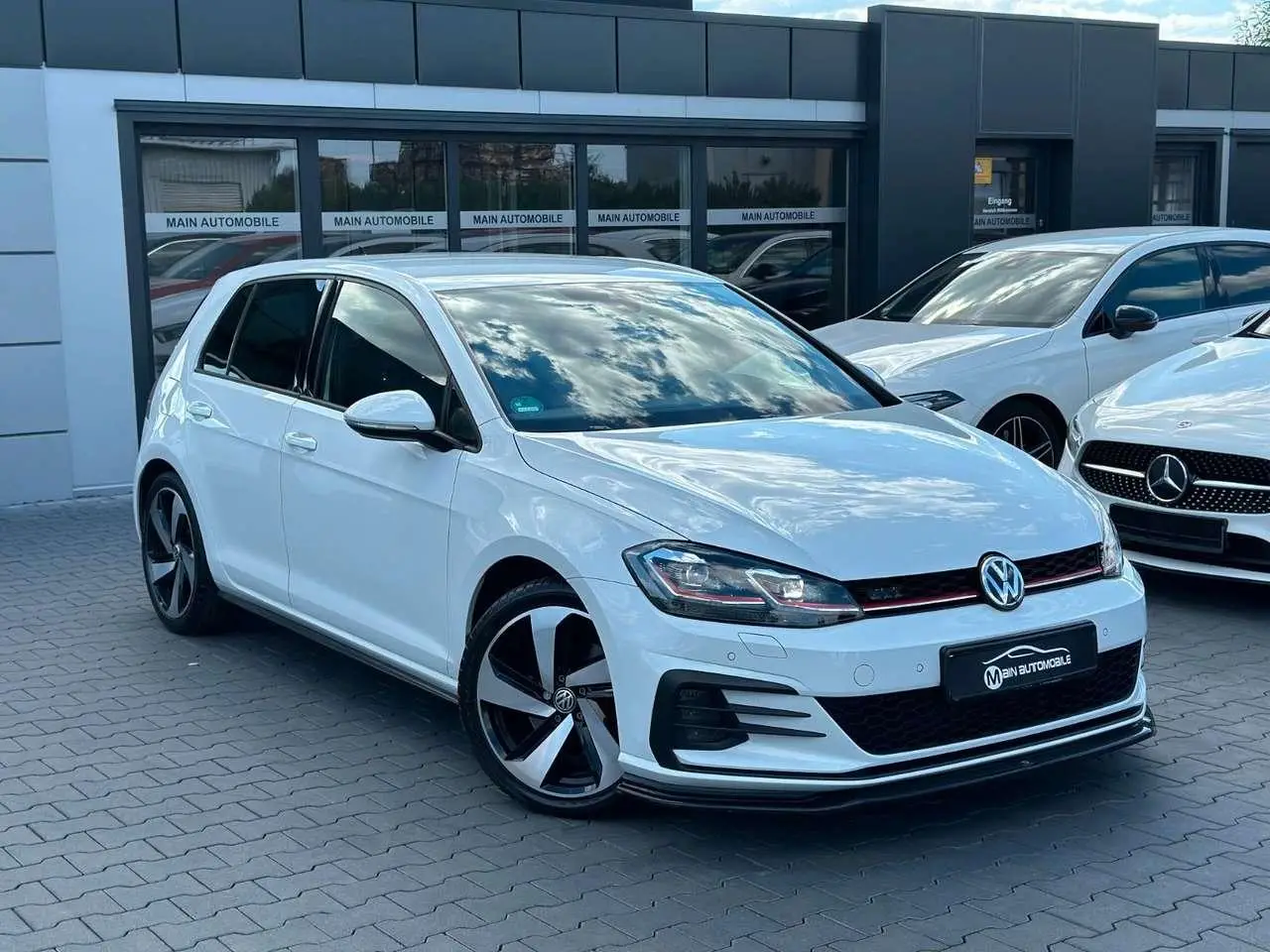 Photo 1 : Volkswagen Golf 2018 Petrol