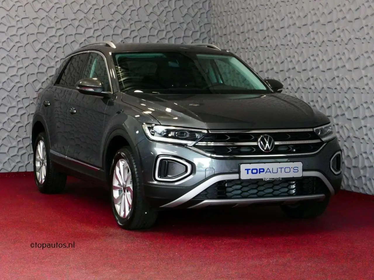 Photo 1 : Volkswagen T-roc 2023 Petrol