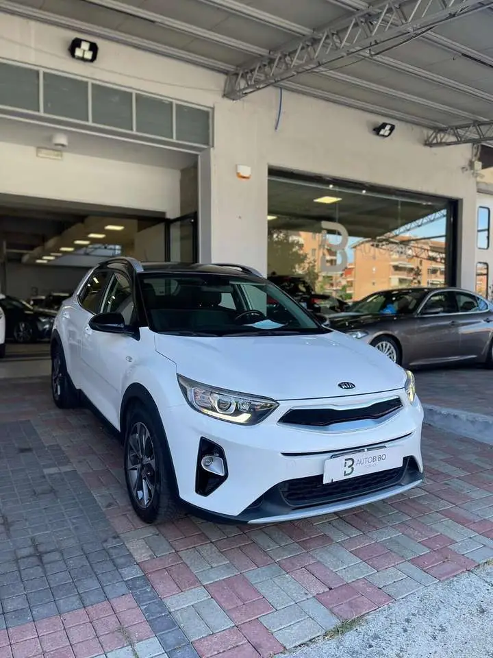 Photo 1 : Kia Stonic 2019 Petrol