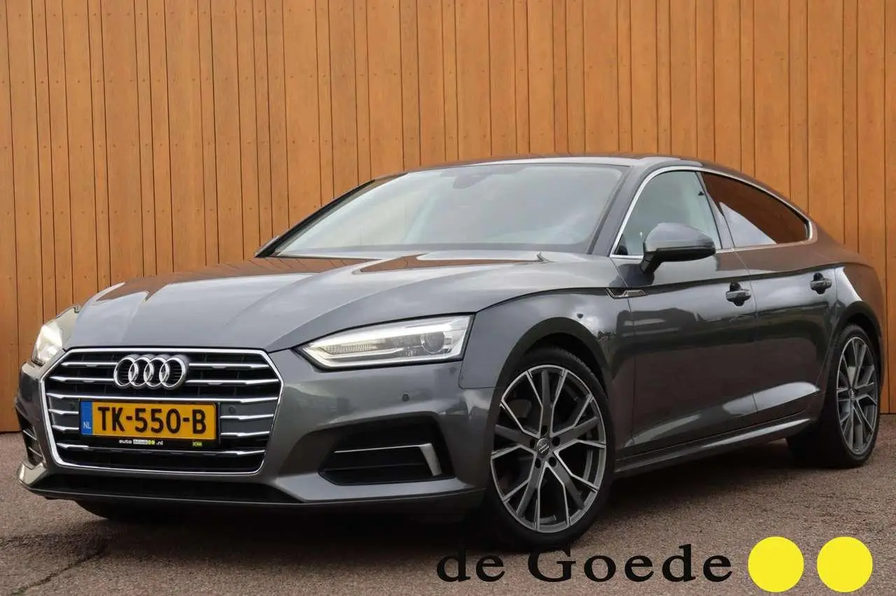 Photo 1 : Audi A5 2017 Essence