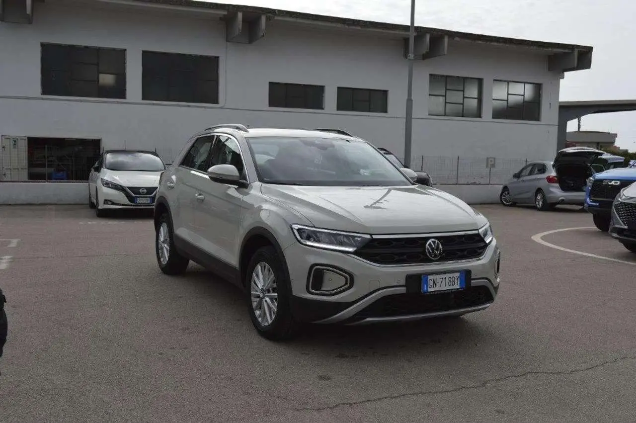 Photo 1 : Volkswagen T-roc 2023 Petrol