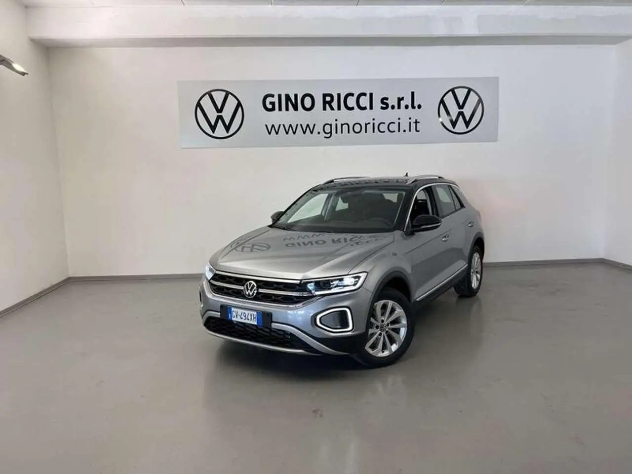 Photo 1 : Volkswagen T-roc 2024 Petrol