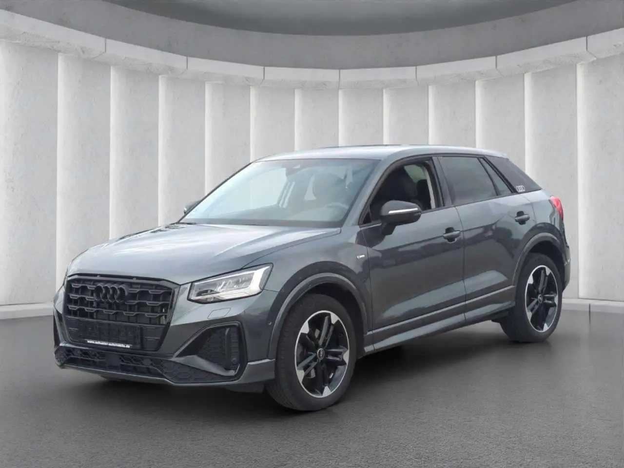 Photo 1 : Audi Q2 2023 Petrol