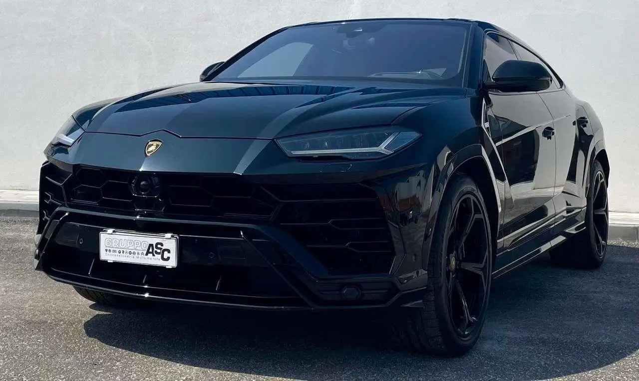 Photo 1 : Lamborghini Urus 2019 Essence