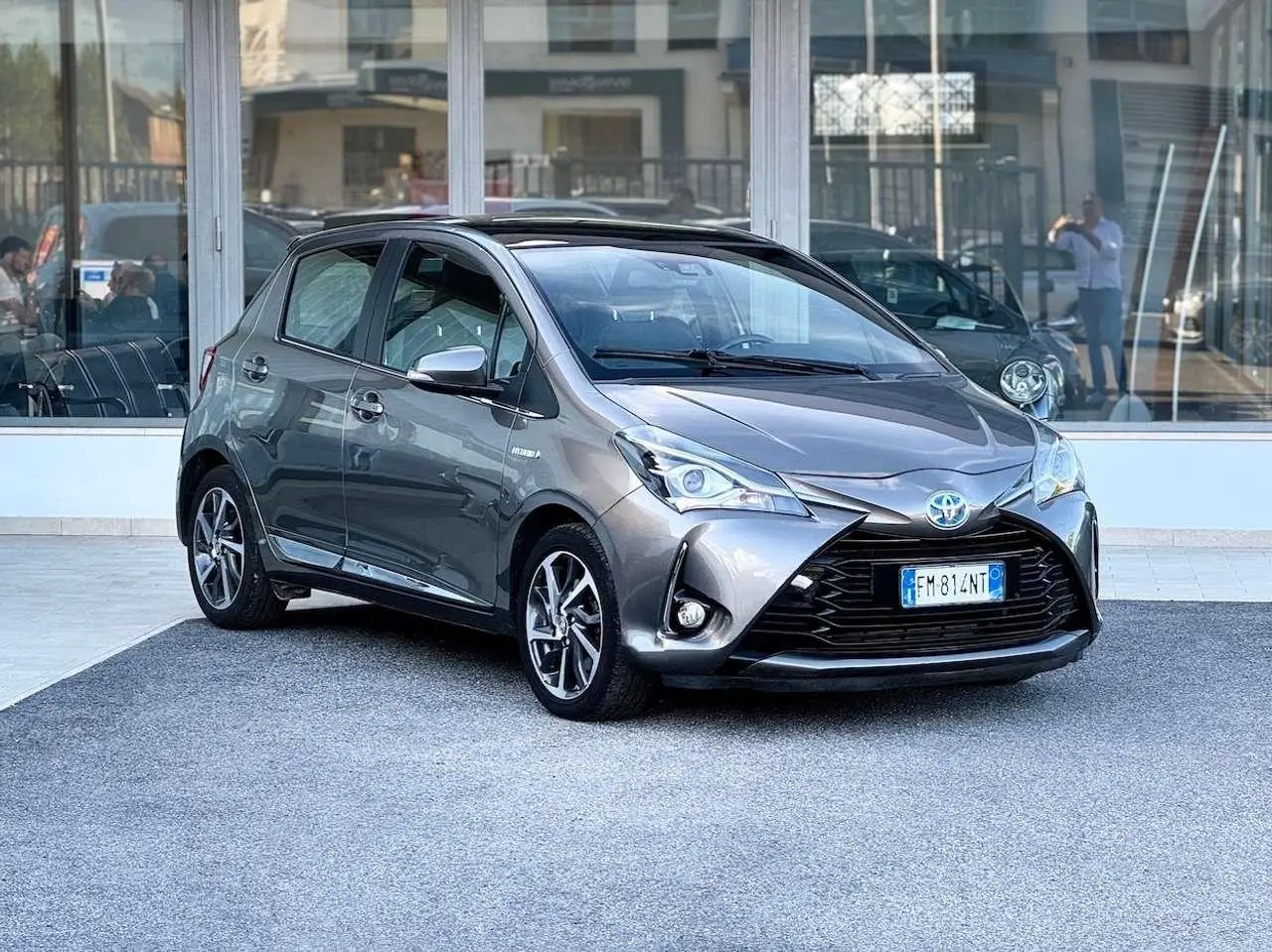 Photo 1 : Toyota Yaris 2017 Hybrid