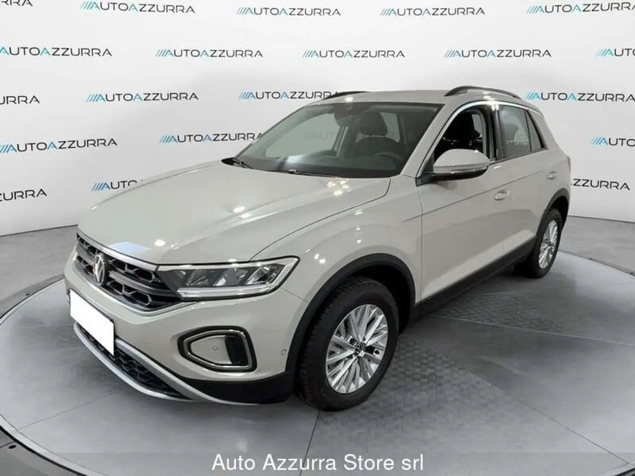 Photo 1 : Volkswagen T-roc 2024 Essence