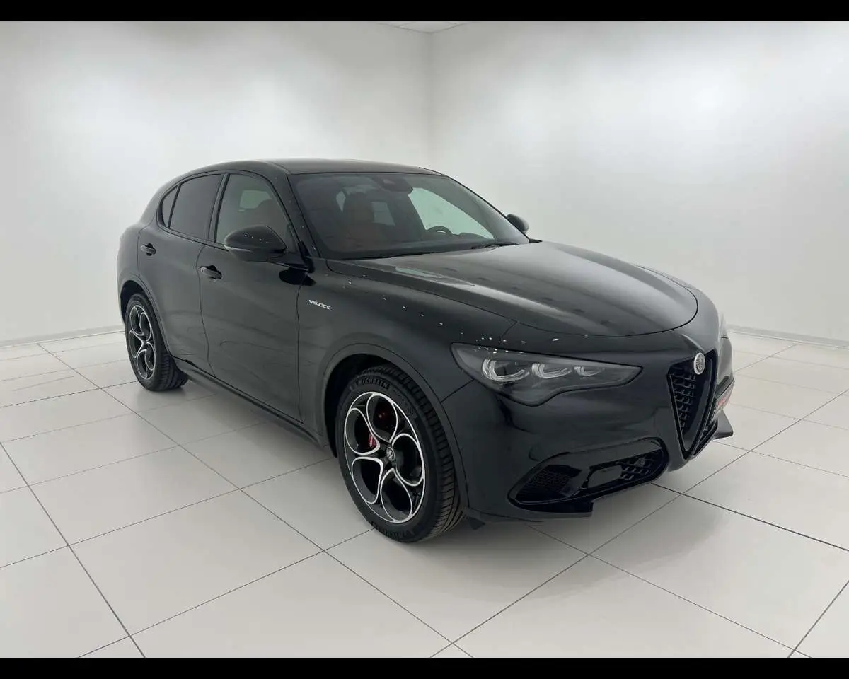 Photo 1 : Alfa Romeo Stelvio 2023 Diesel