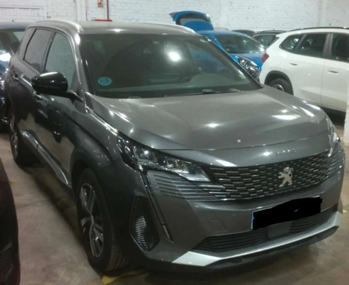 Photo 1 : Peugeot 5008 2023 Diesel