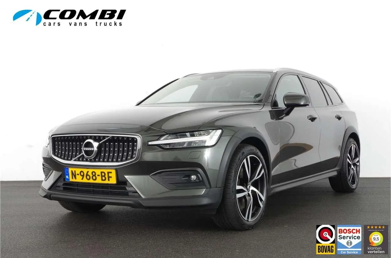 Photo 1 : Volvo V60 2020 Essence