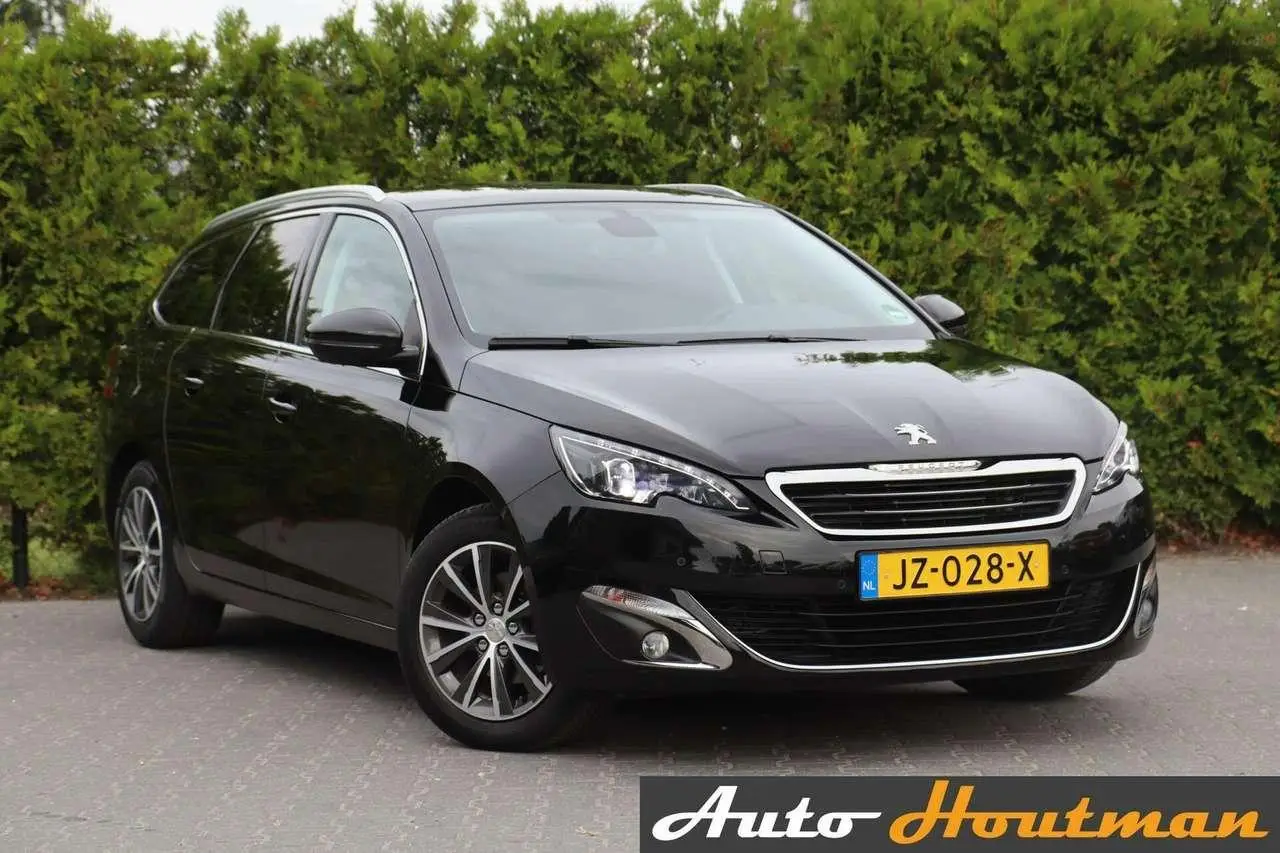 Photo 1 : Peugeot 308 2016 Petrol