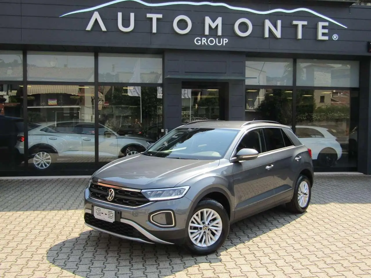 Photo 1 : Volkswagen T-roc 2022 Essence