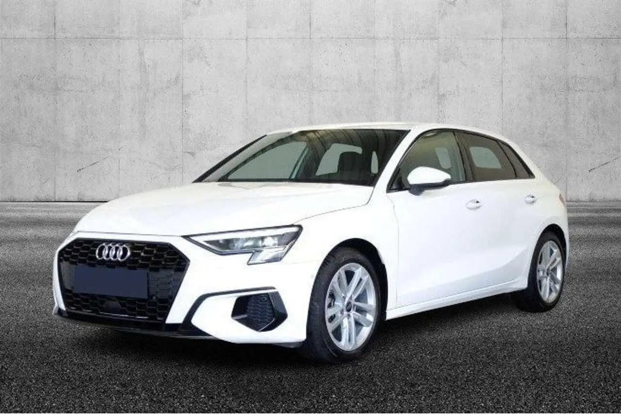 Photo 1 : Audi A3 2021 Petrol