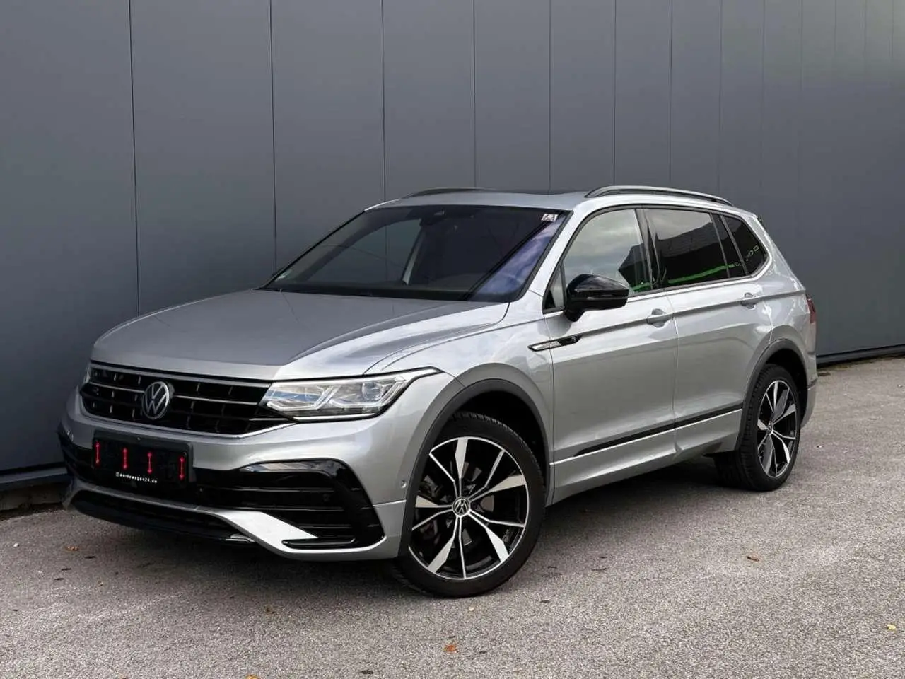 Photo 1 : Volkswagen Tiguan 2022 Essence