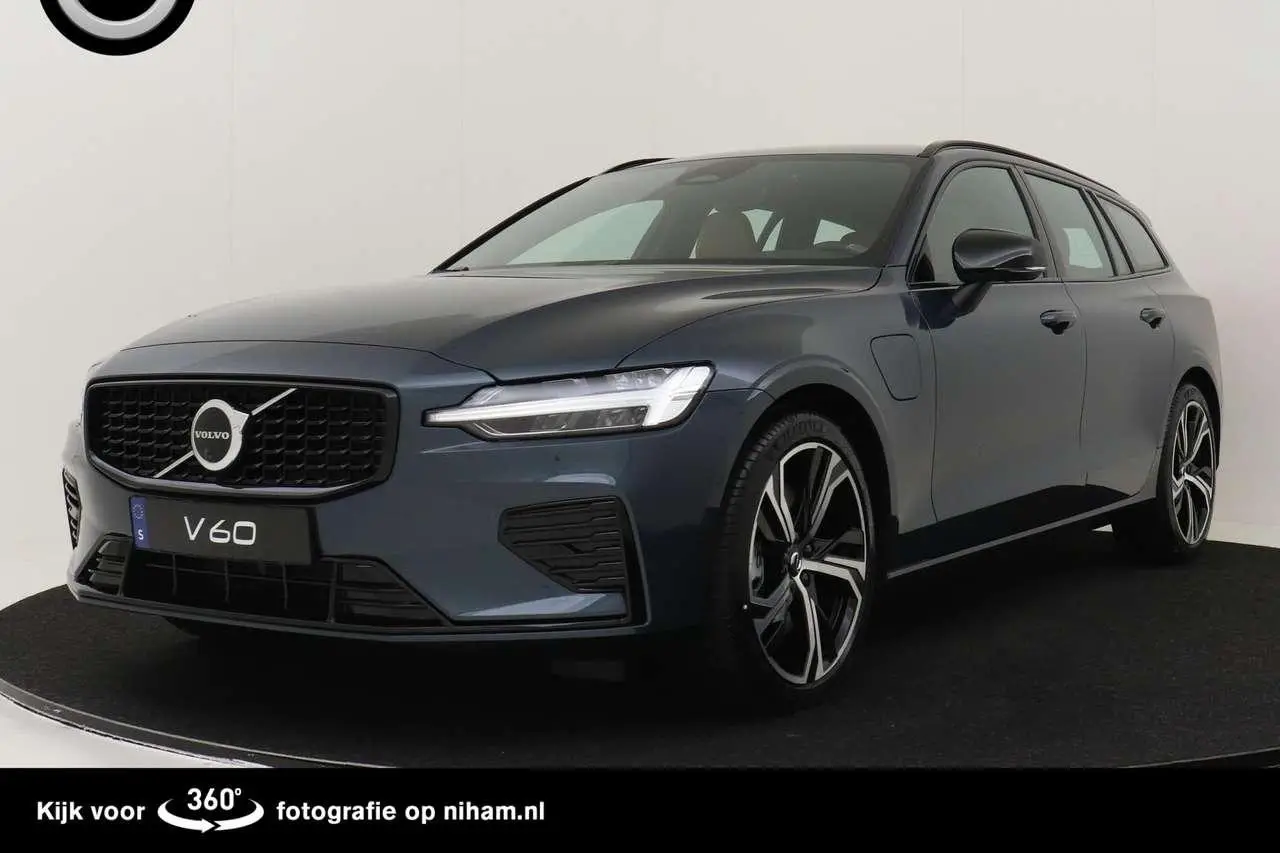 Photo 1 : Volvo V60 2024 Hybrid