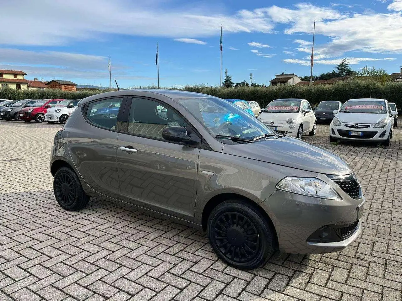 Photo 1 : Lancia Ypsilon 2023 Hybrid