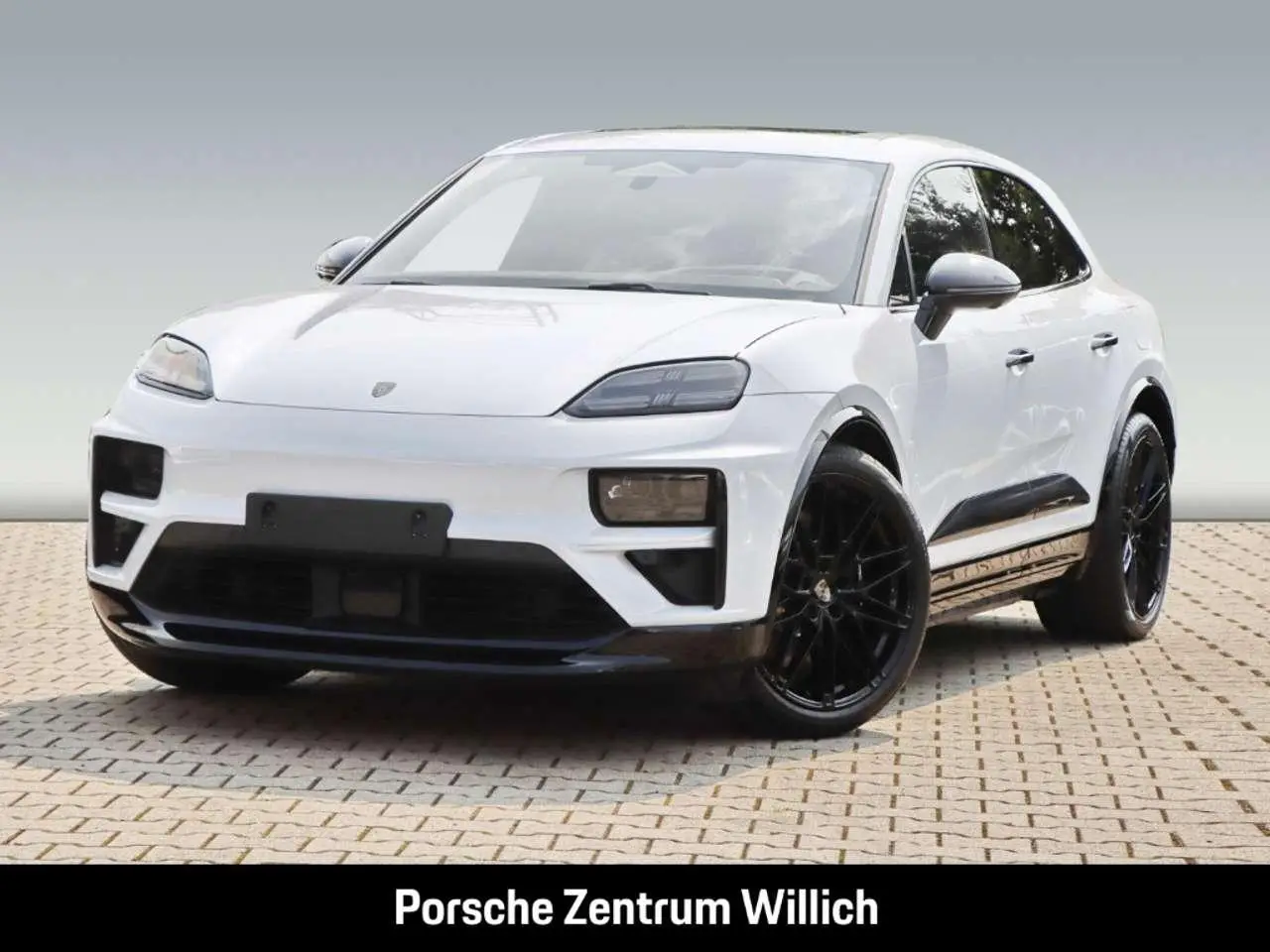 Photo 1 : Porsche Macan 2024 Electric