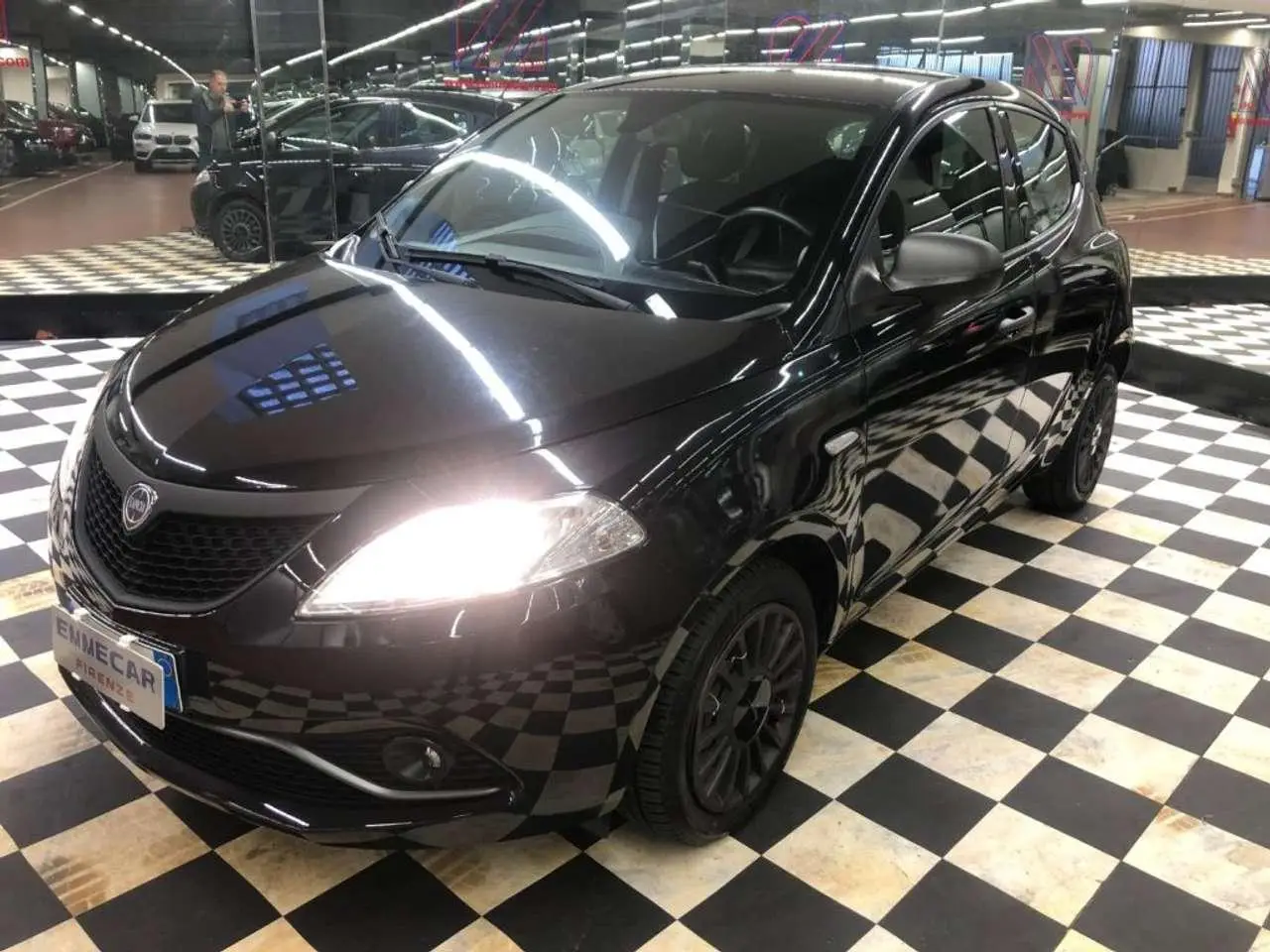 Photo 1 : Lancia Ypsilon 2017 Essence