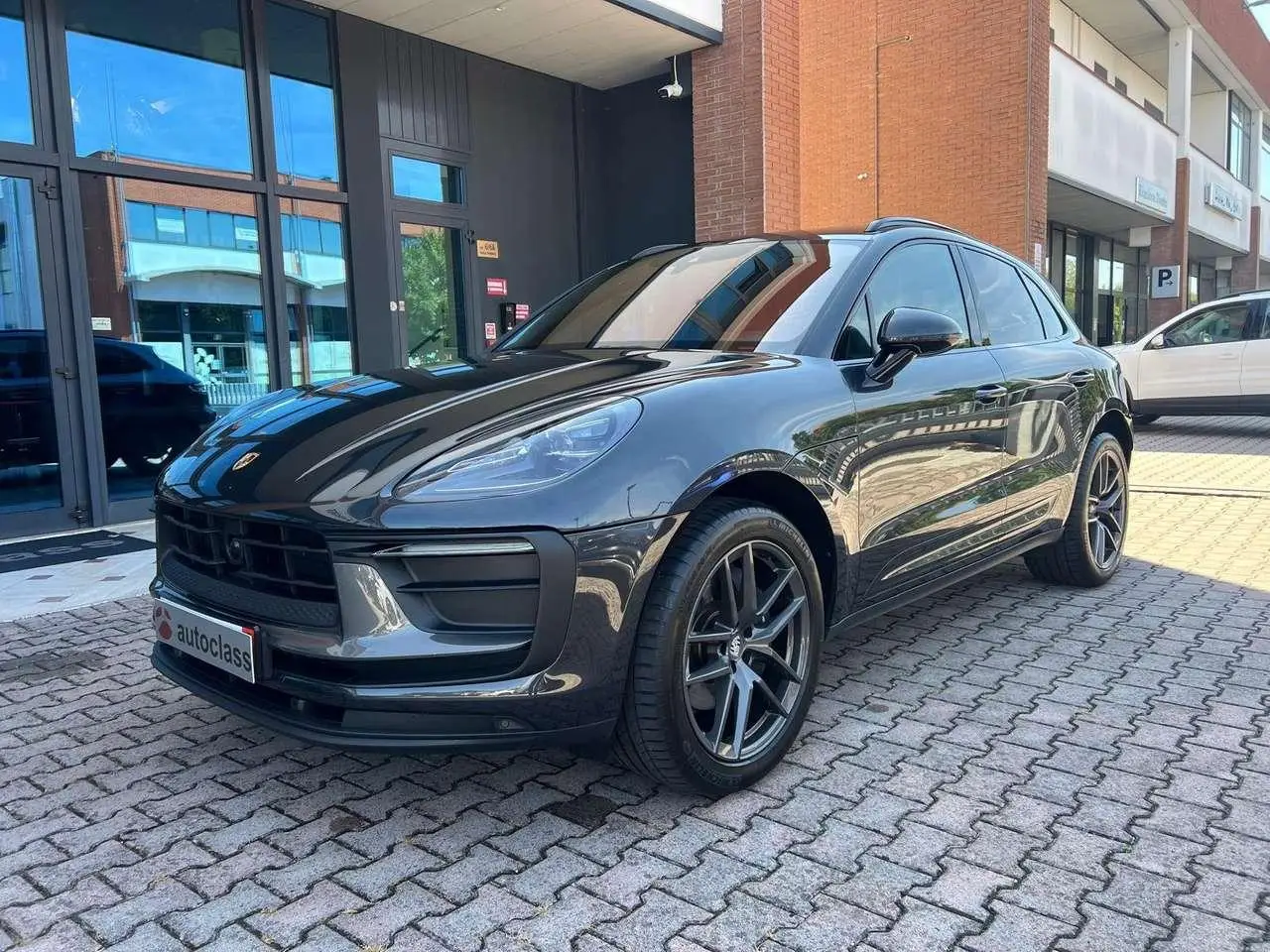 Photo 1 : Porsche Macan 2023 Essence