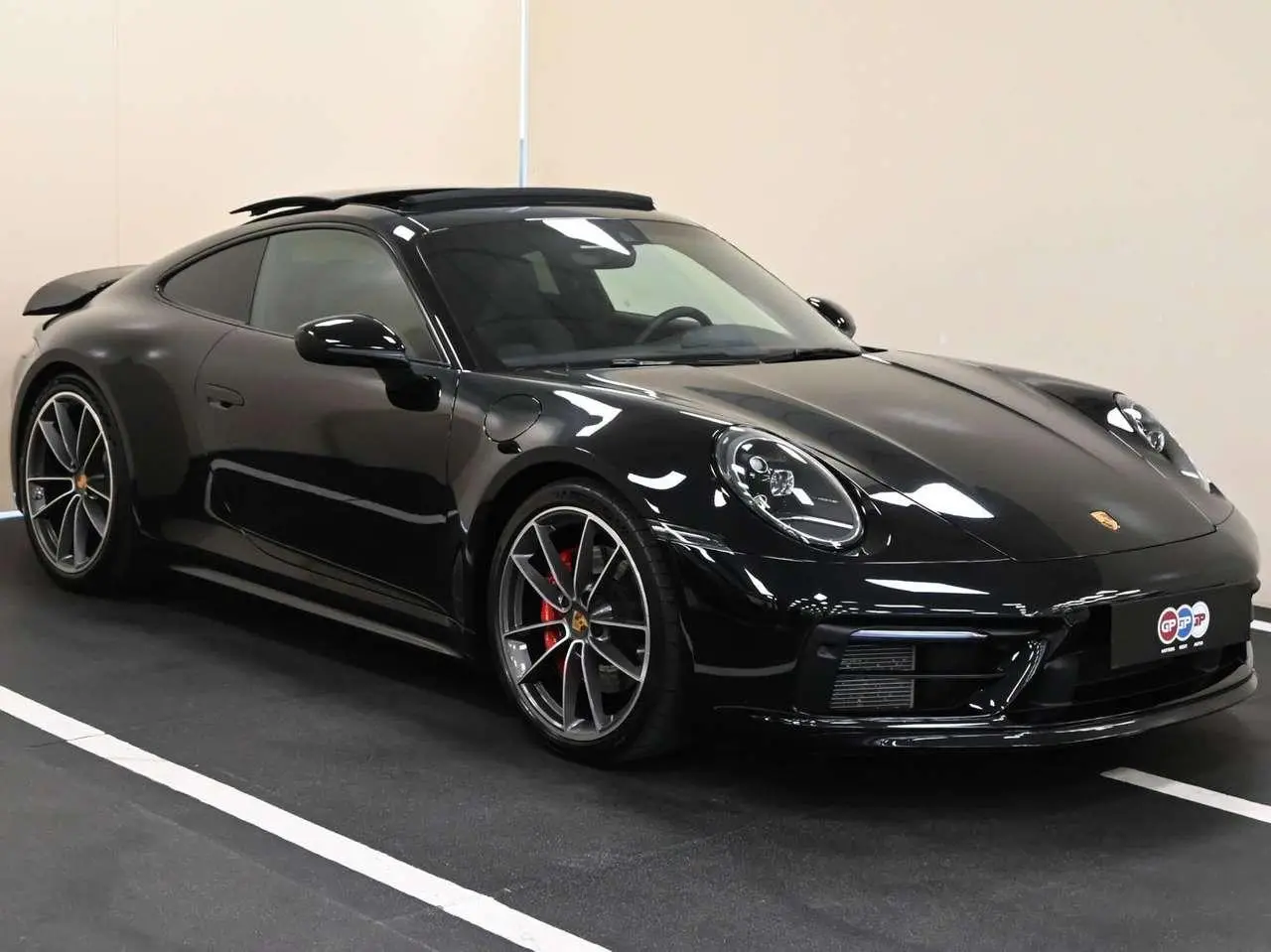 Photo 1 : Porsche 992 2019 Petrol