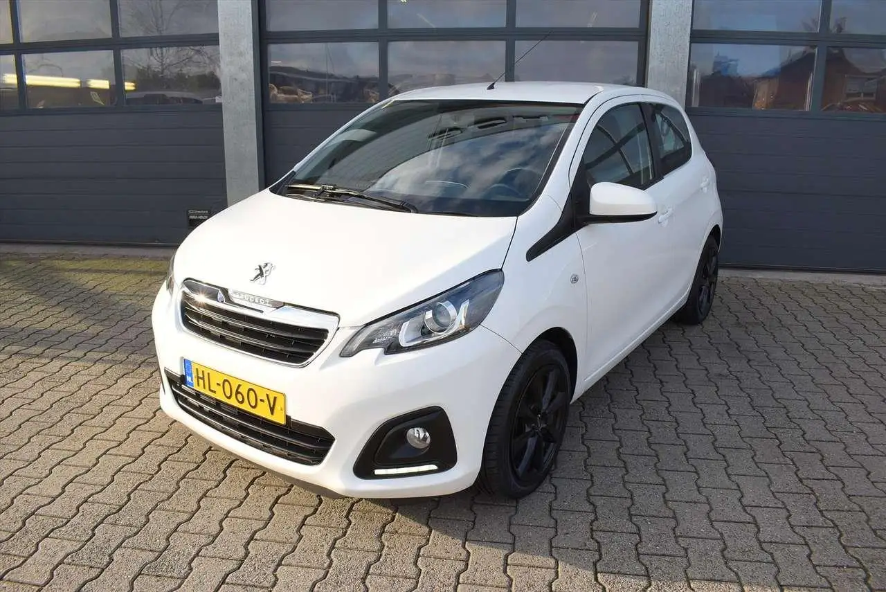 Photo 1 : Peugeot 108 2016 Petrol