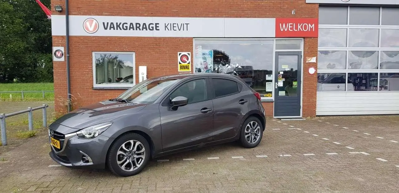 Photo 1 : Mazda 2 2018 Petrol