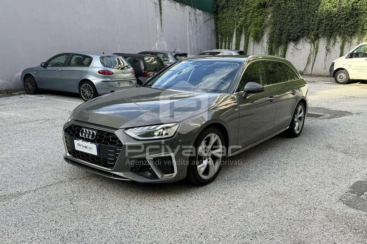 Photo 1 : Audi A4 2023 Hybrid