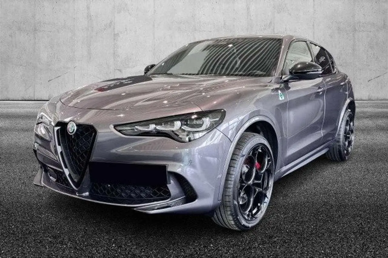 Photo 1 : Alfa Romeo Stelvio 2024 Petrol