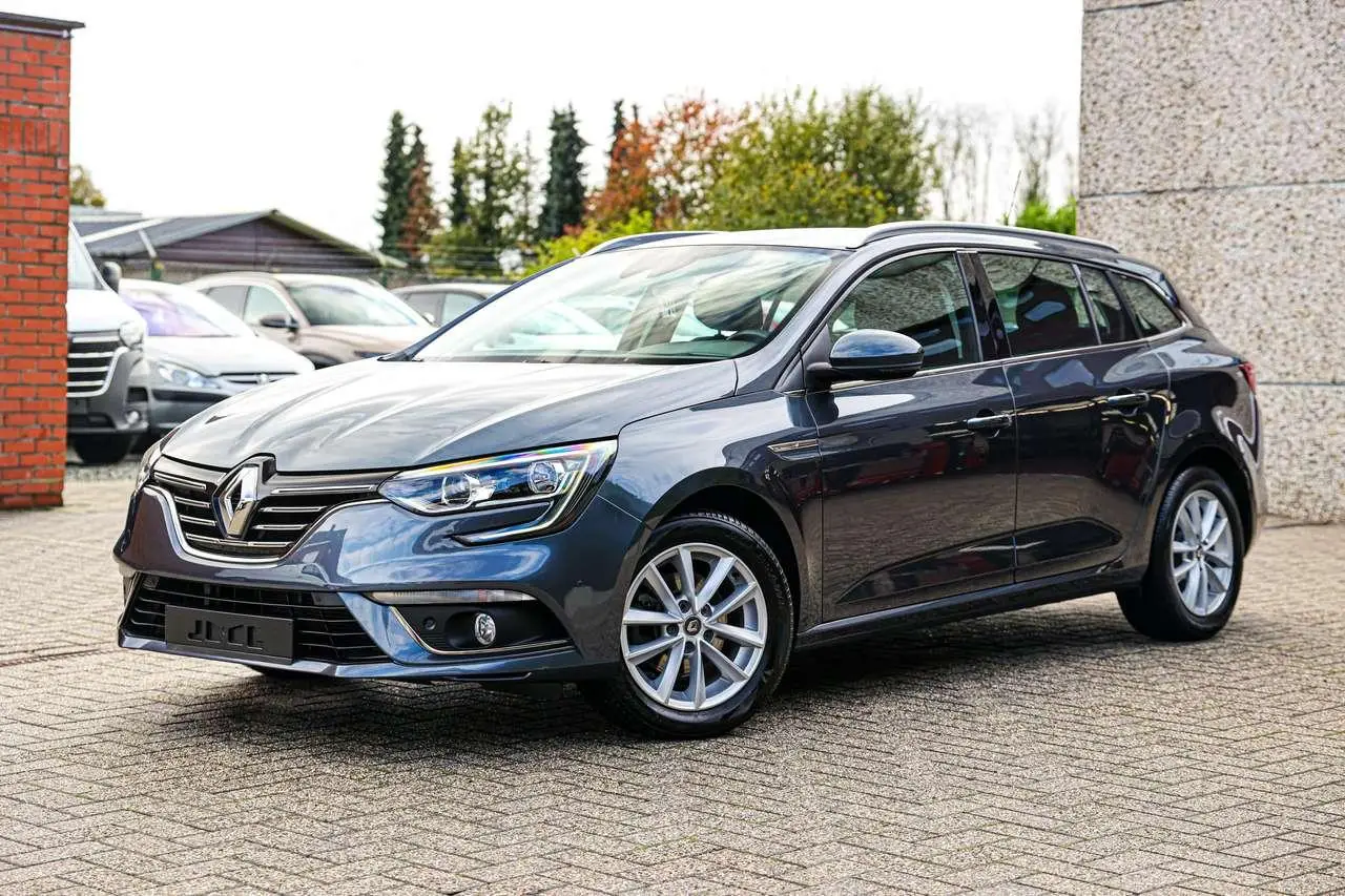 Photo 1 : Renault Megane 2019 Essence