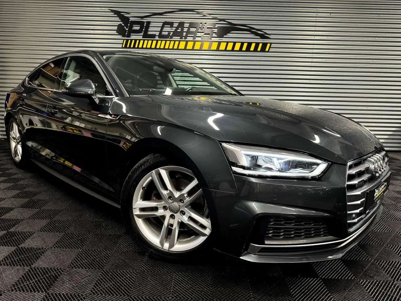 Photo 1 : Audi A5 2018 Diesel