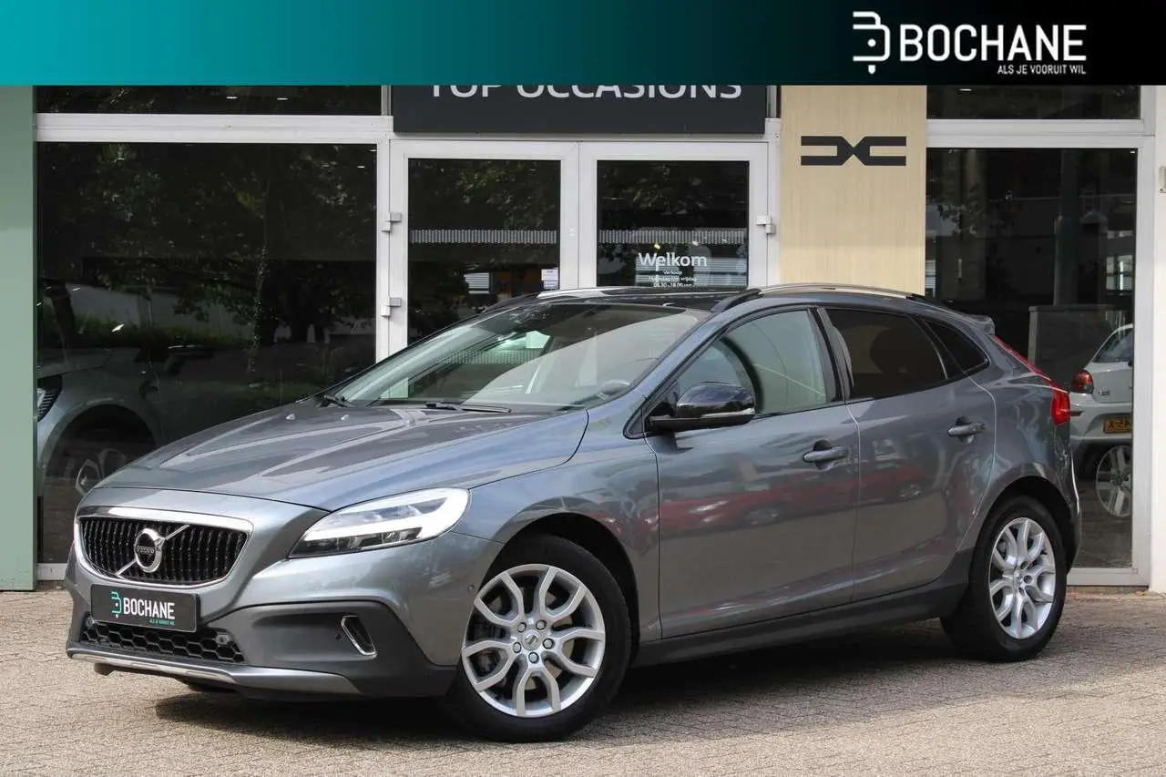 Photo 1 : Volvo V40 2019 Essence