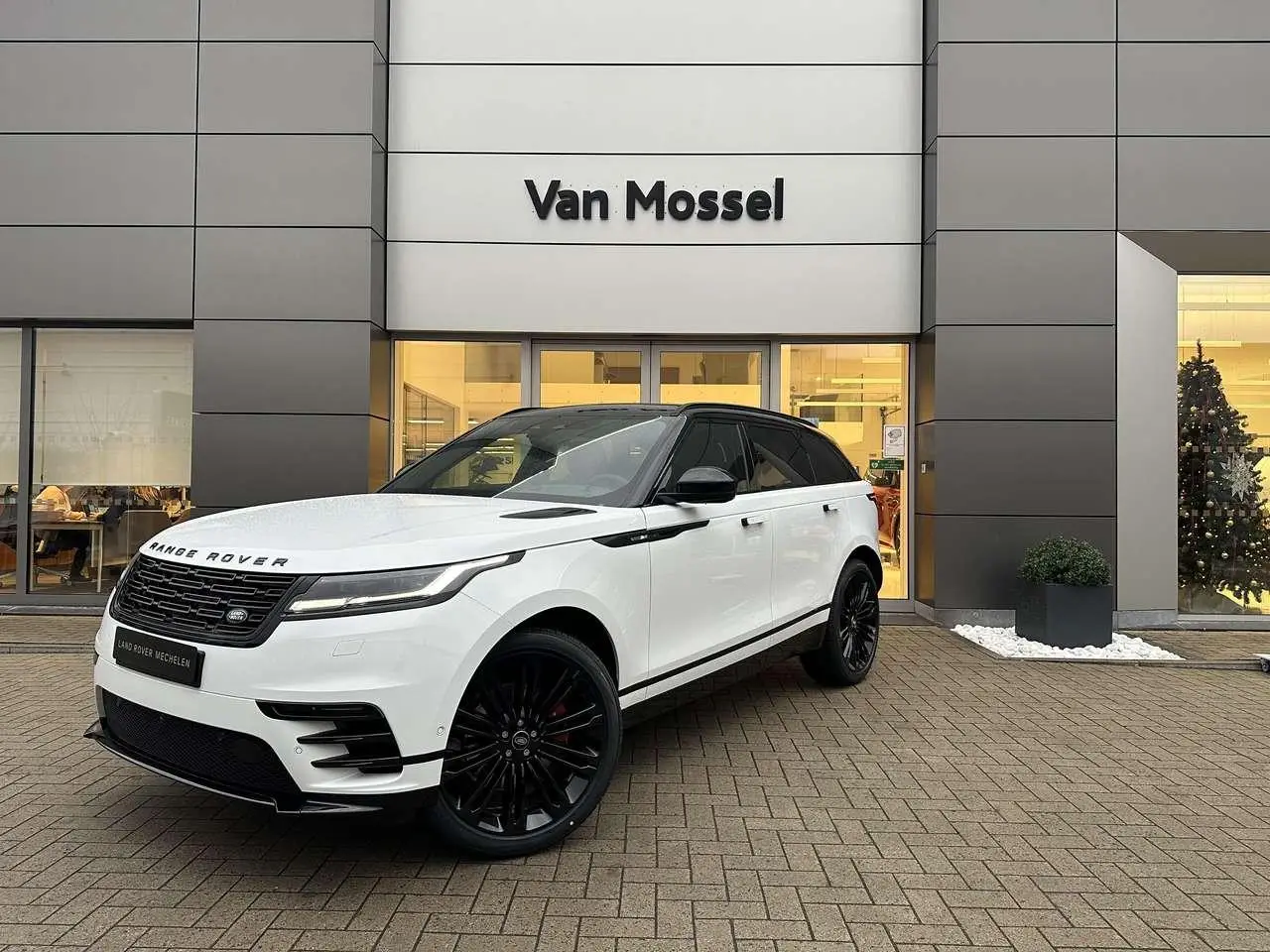 Photo 1 : Land Rover Range Rover Velar 2023 Petrol