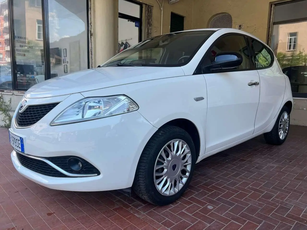 Photo 1 : Lancia Ypsilon 2017 Petrol