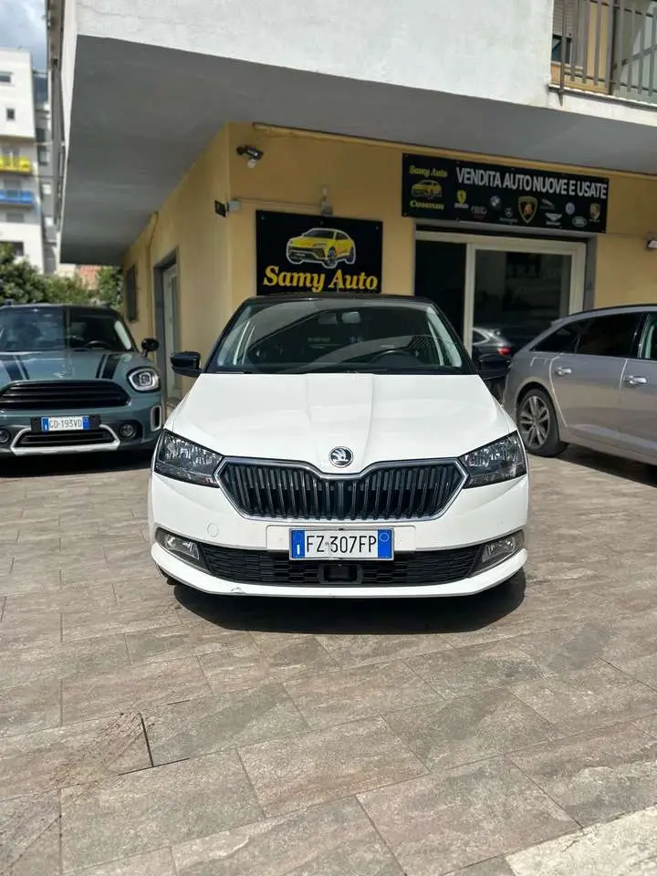 Photo 1 : Skoda Fabia 2019 Essence