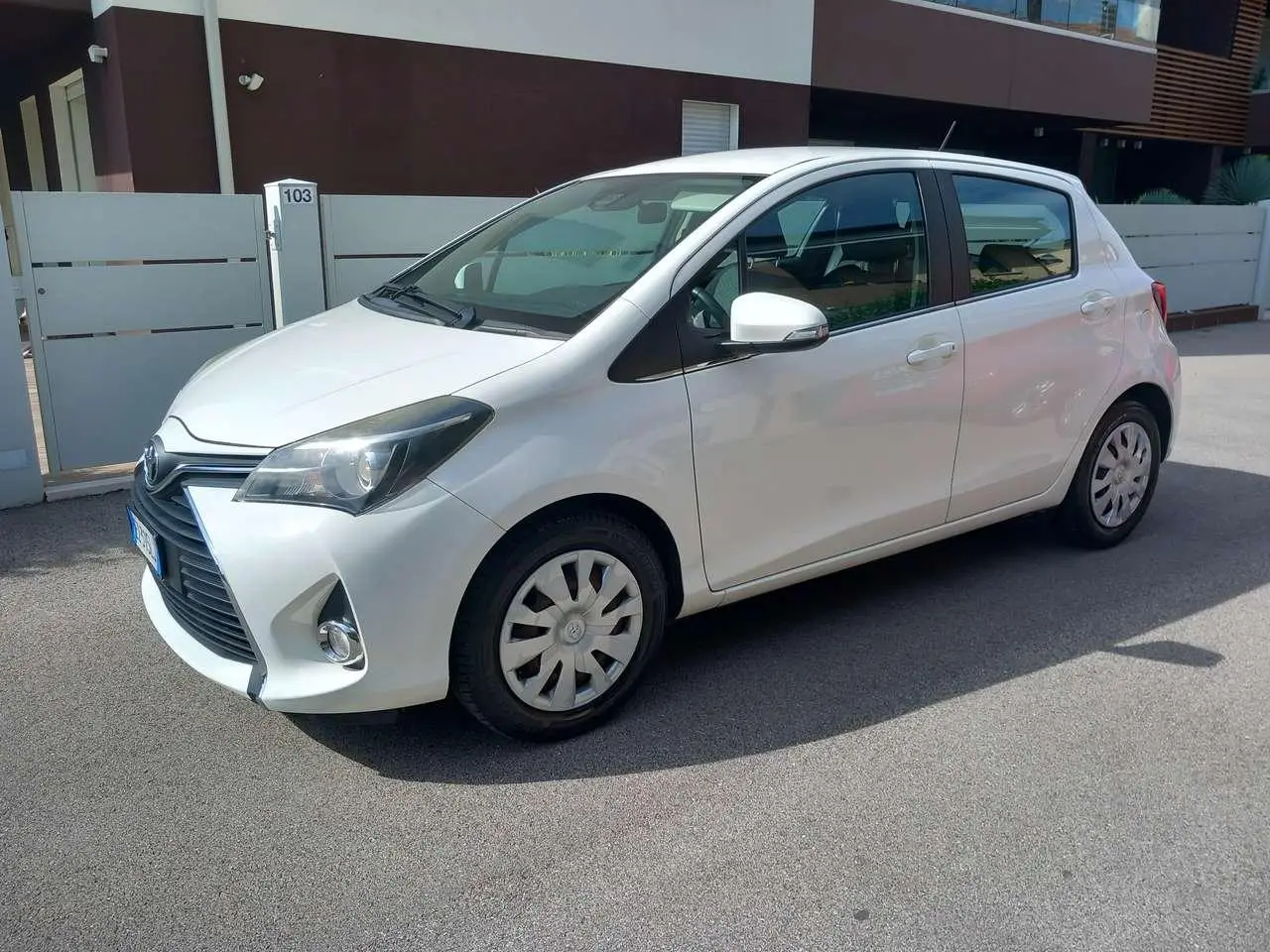 Photo 1 : Toyota Yaris 2015 Essence