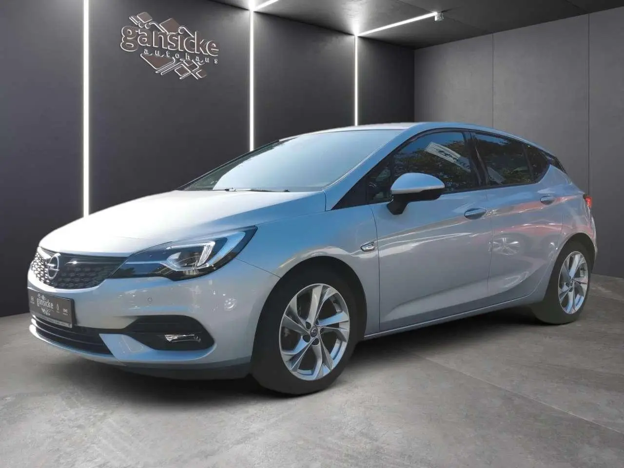 Photo 1 : Opel Astra 2019 Essence