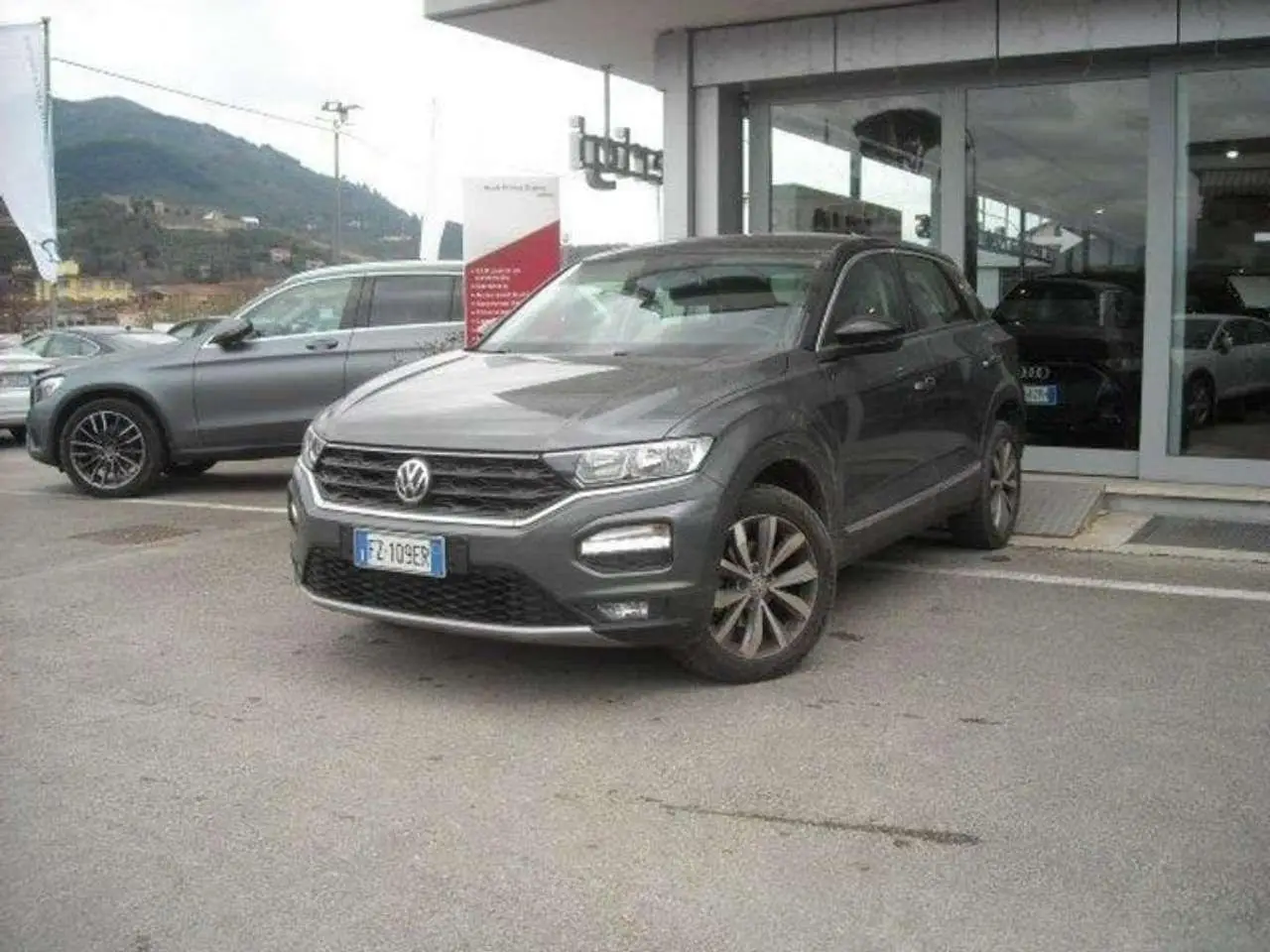 Photo 1 : Volkswagen T-roc 2020 Petrol