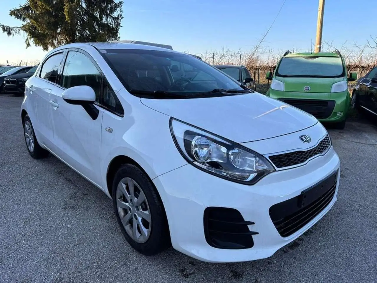 Photo 1 : Kia Rio 2015 Petrol