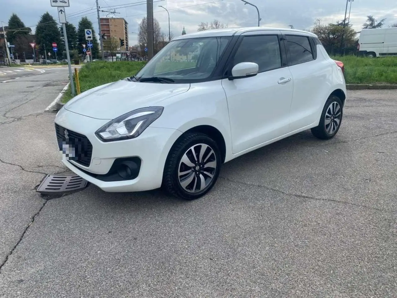 Photo 1 : Suzuki Swift 2018 Hybrid