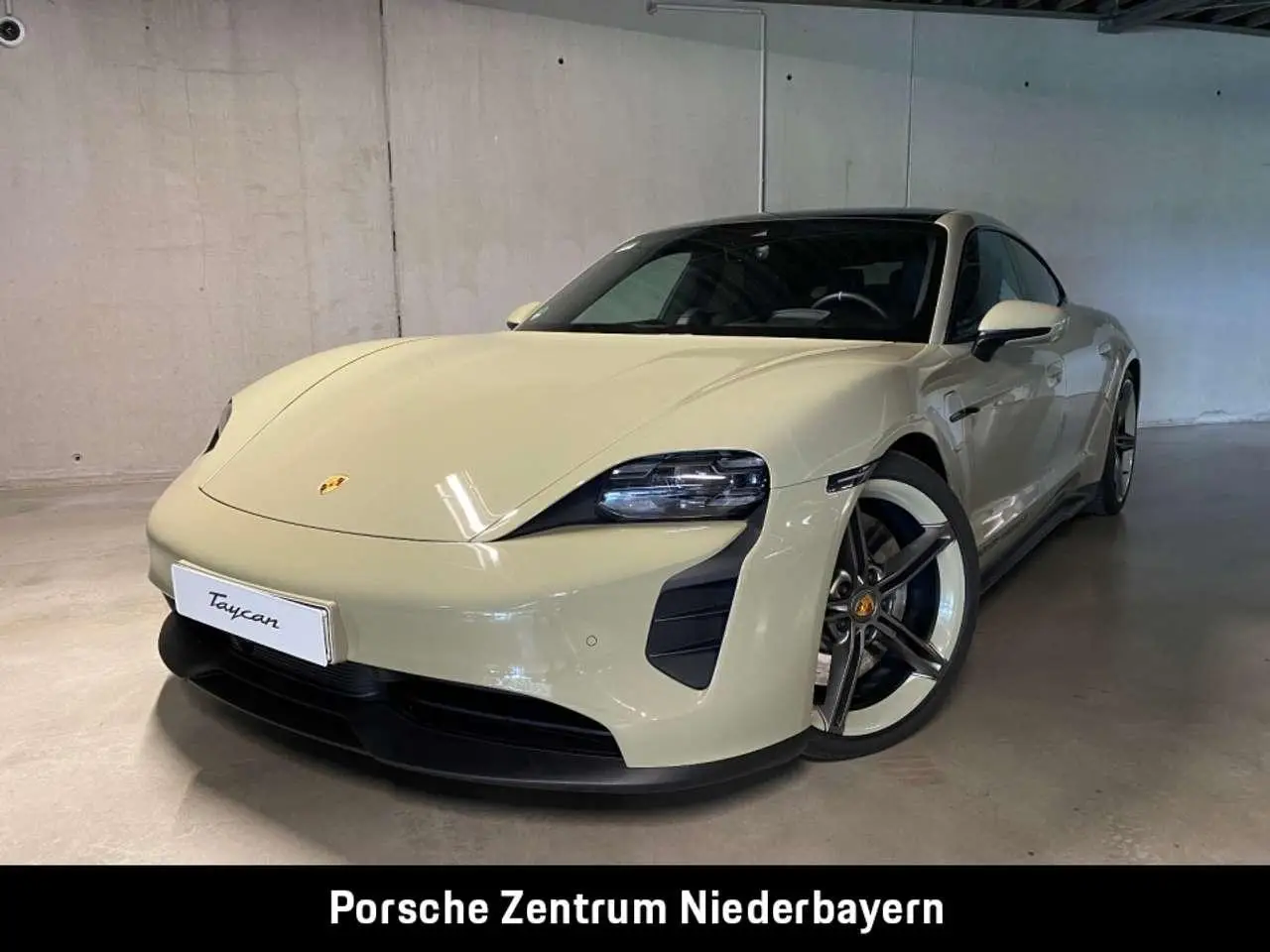 Photo 1 : Porsche Taycan 2022 Électrique