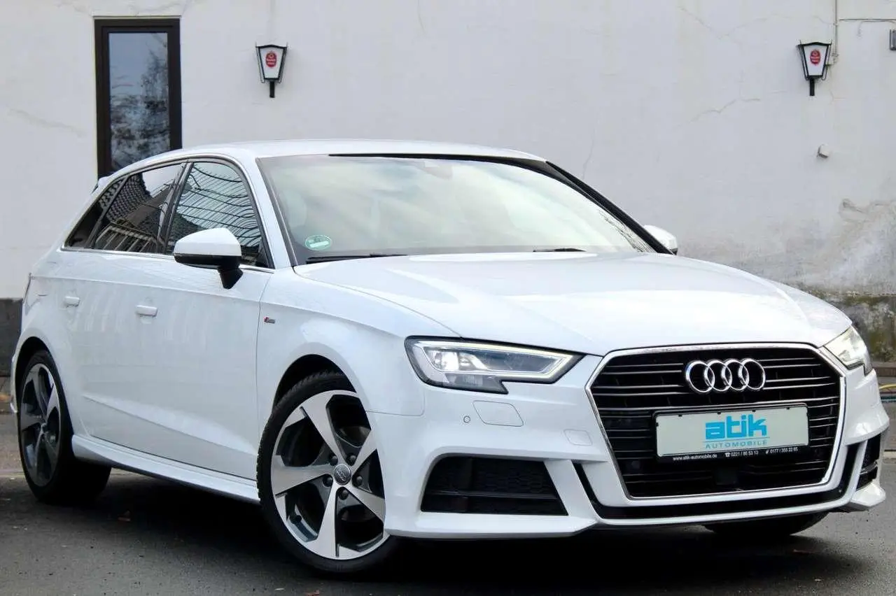 Photo 1 : Audi A3 2018 Petrol