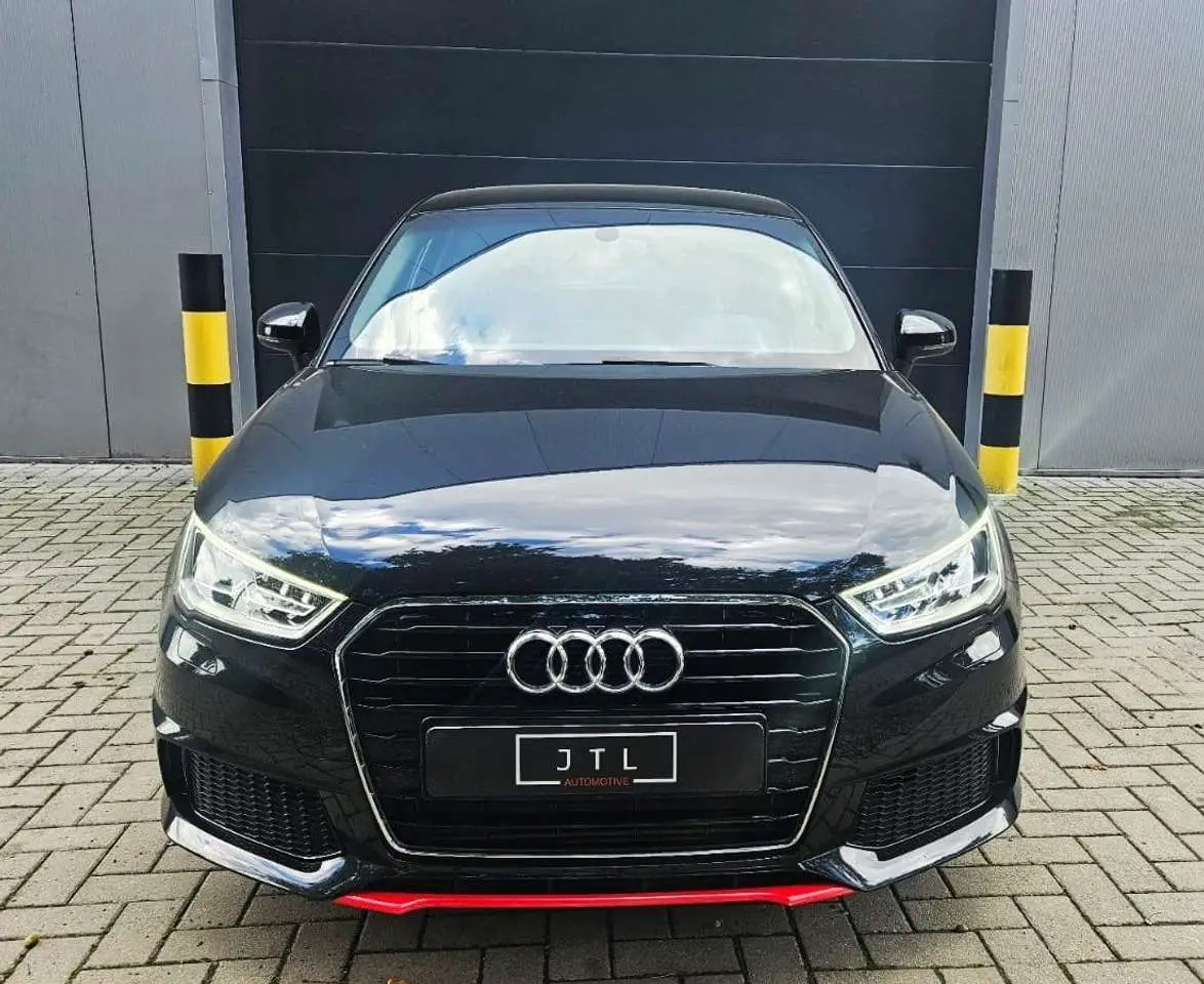 Photo 1 : Audi A1 2016 Petrol