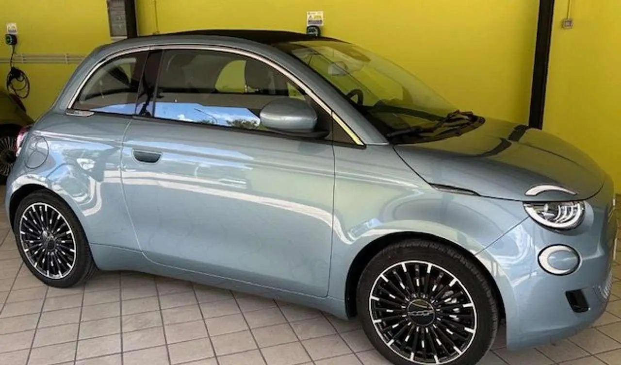 Photo 1 : Fiat 500 2021 Électrique