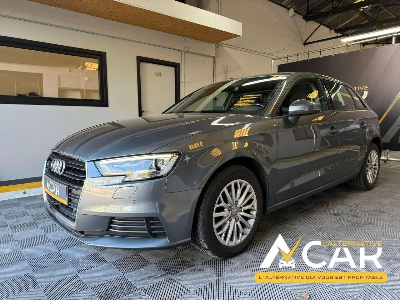 Photo 1 : Audi A3 2018 Petrol