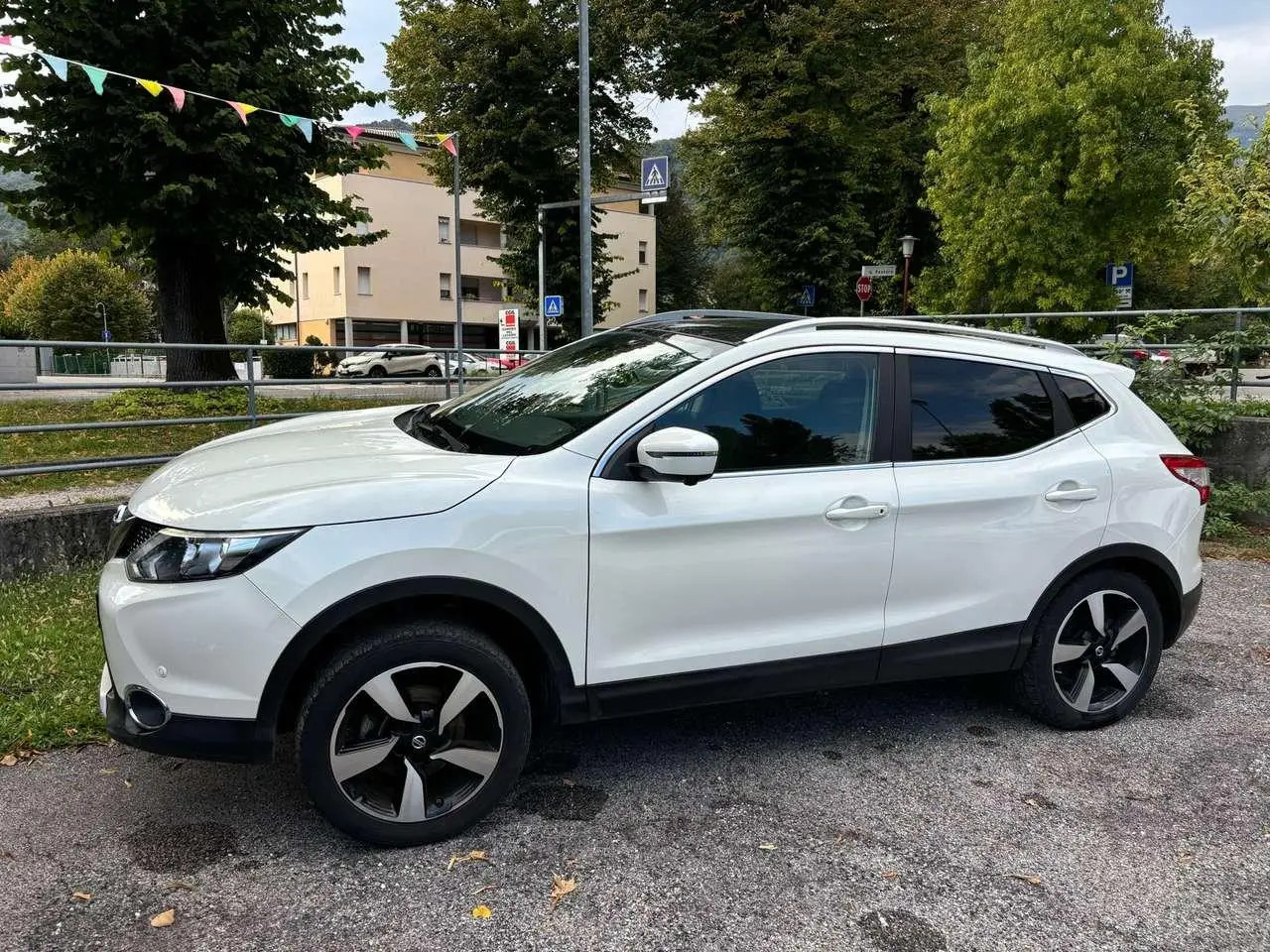 Photo 1 : Nissan Qashqai 2016 Petrol