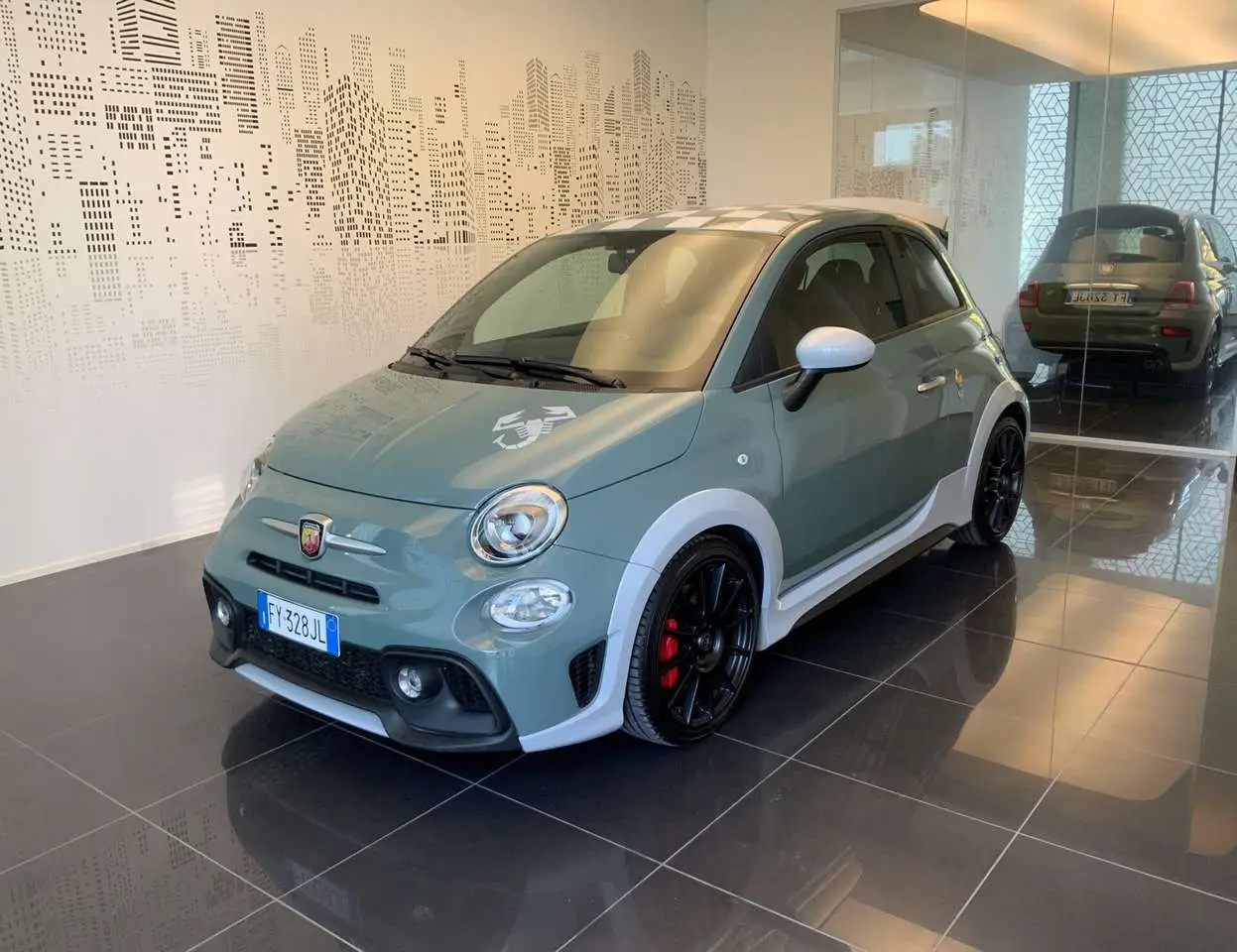 Photo 1 : Abarth 695 2020 Petrol