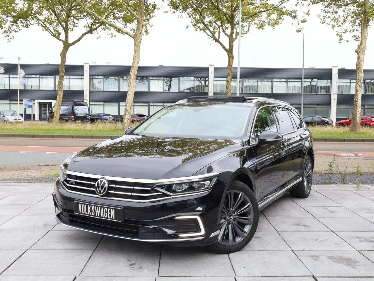 Photo 1 : Volkswagen Passat 2021 Hybrid