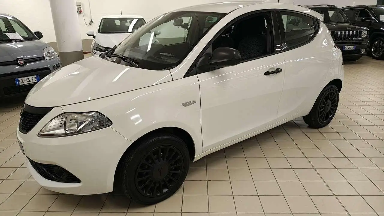 Photo 1 : Lancia Ypsilon 2021 Hybride