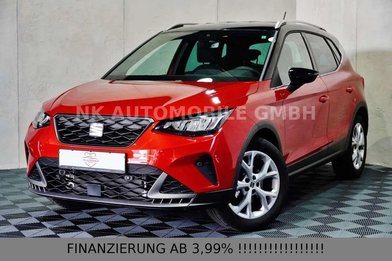 Photo 1 : Seat Arona 2024 Petrol