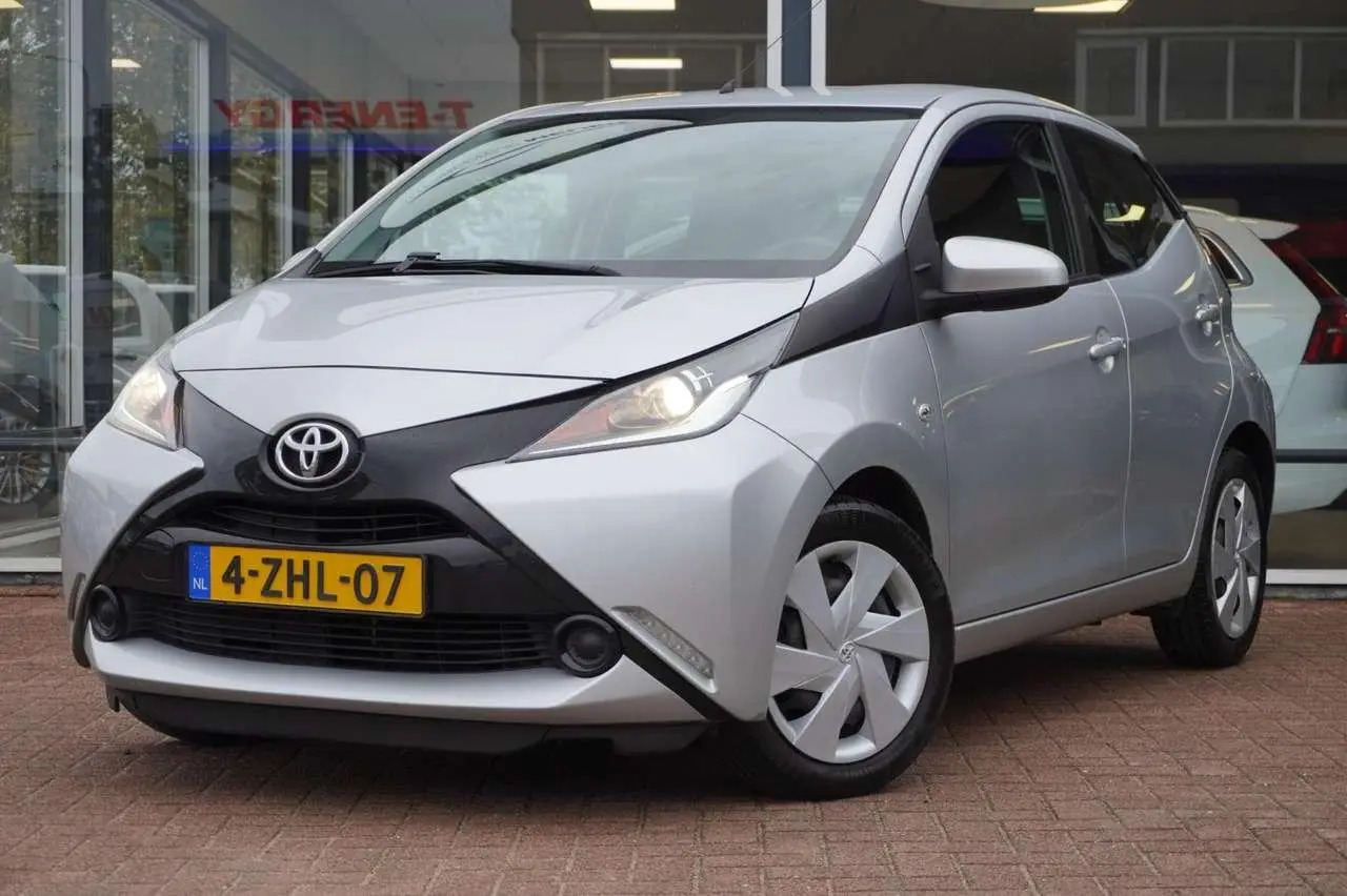 Photo 1 : Toyota Aygo 2015 Petrol